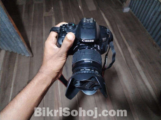 CANON 700D WITH 55/250 ZOOM LENS